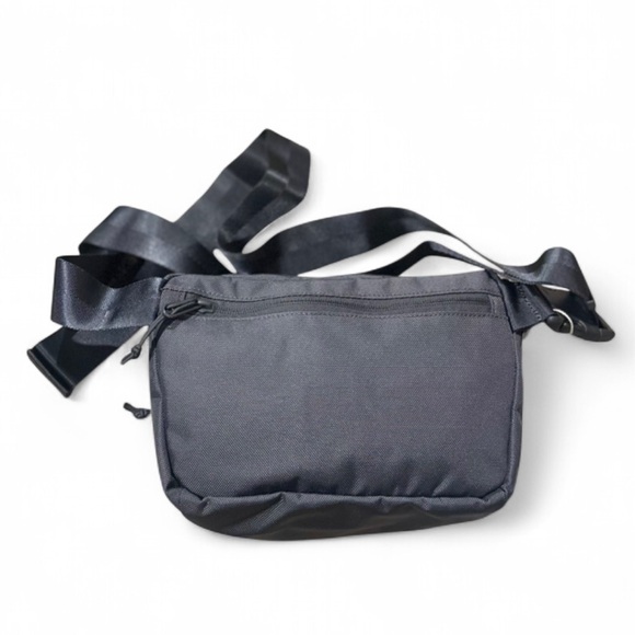 NWT Unisex Grey Water Resistant Nylon Fannypack/Belt Bag - Picture 5 of 6